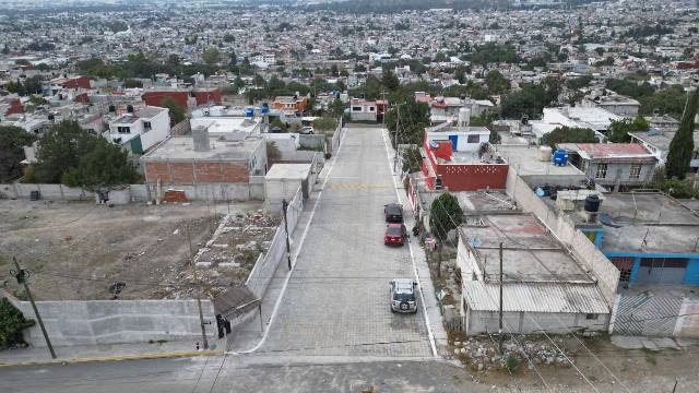 “Construyendo  Contigo”continua entregando calles en junta auxiliares de Puebla capital.