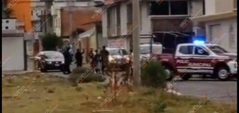 Borracho dispara al aire y golpea a 6 policias en Huejotzingo (Video)