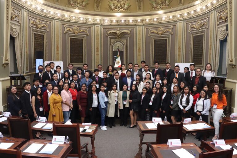 Las juventudes poblanas tienen participaciónactiva en el Congreso de Puebla. 