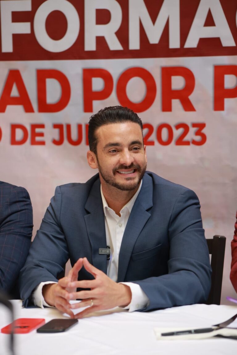 Trabajar a favor de Puebla capital y por un mejor estado: Toño López
