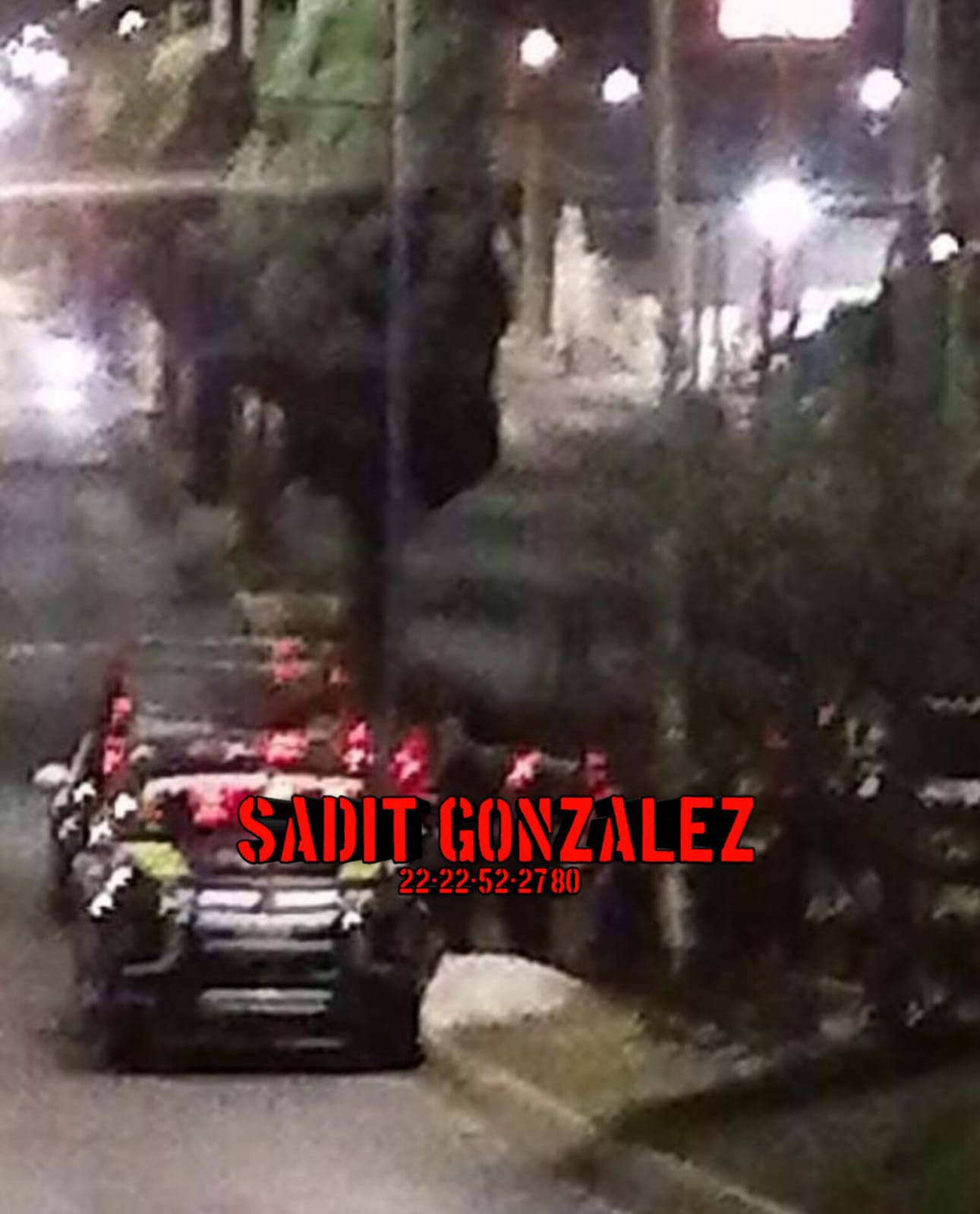 Localizan cadáver emplayado y con narcomensaje sobre la autopista Puebla-Orizaba.