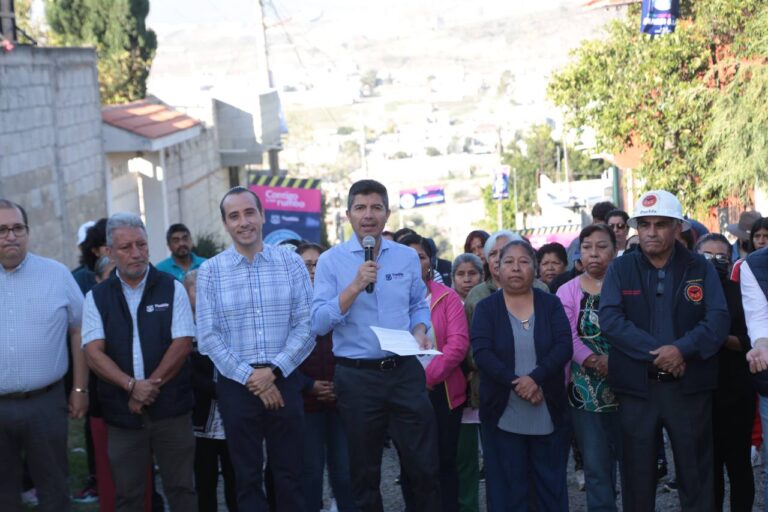 Ayuntamiento de Puebla arranca rehabilitación de calle tulipanes en San Francisco  Totimehuacan.