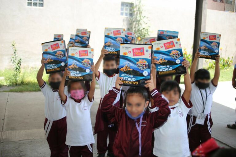 Gobierno de Cholula ha entregado más de 10 mil guías educativas para mejorar la preparación de la niñez