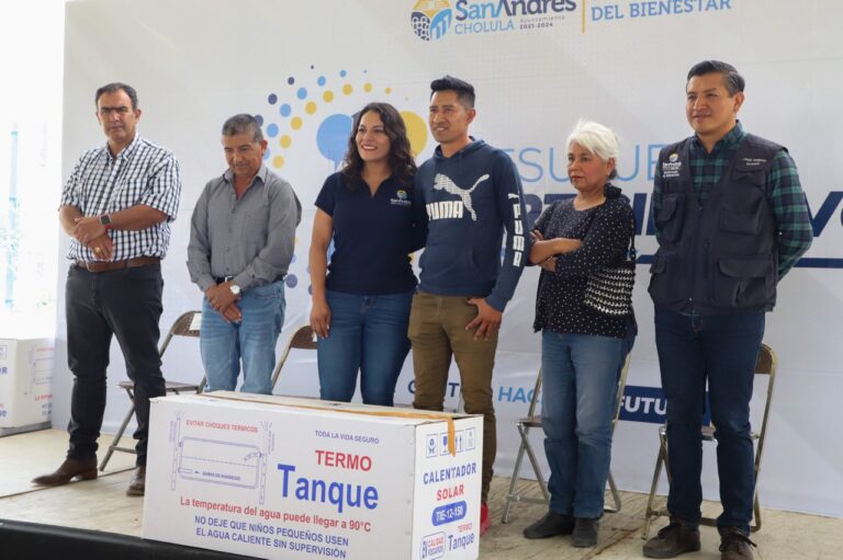 Realiza ayuntamiento de San Andrés Cholula segunda entrega de calentadores solares 2023