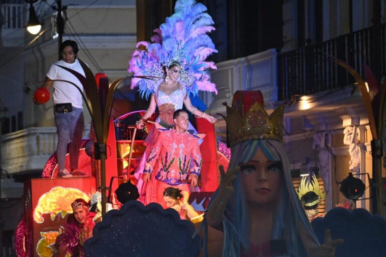 Lleno de espectadores y de alegría el Papaqui previo al Carnaval de Veracruz 2023