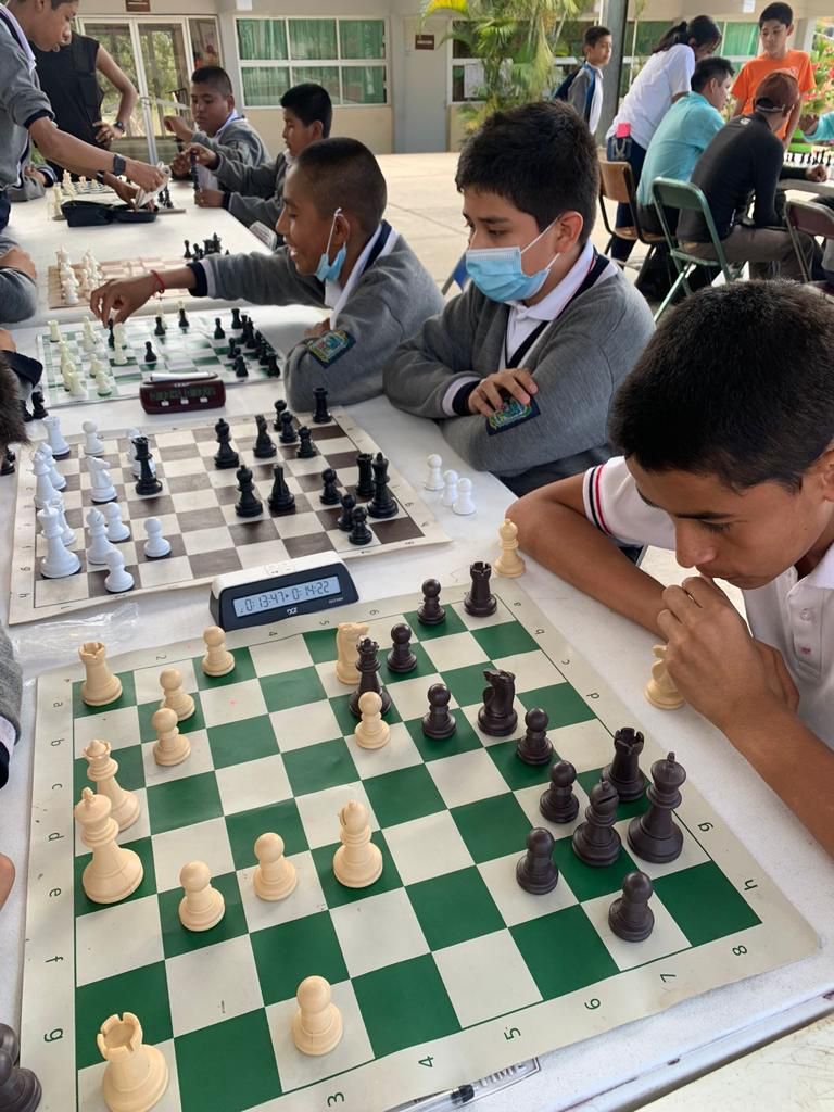 Club de ajedrez, una opción para los jóvenes