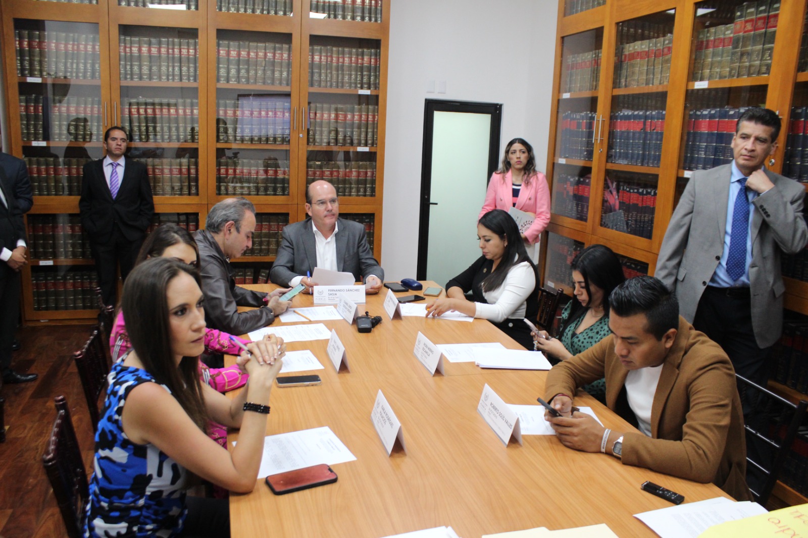 Aprueba Comisión de Presupuesto del Congreso respuesta a oficios municipales