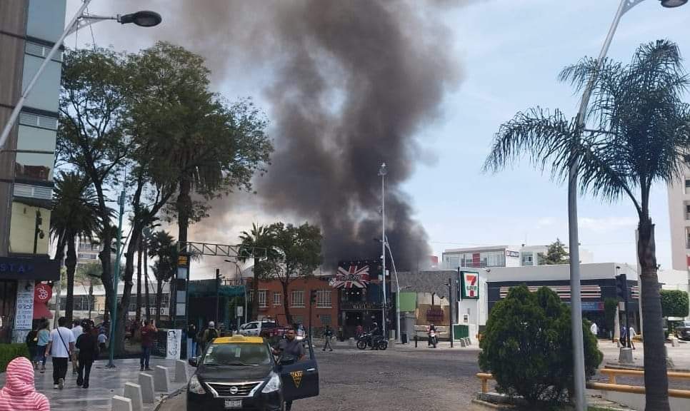 Se registró incendio en el antro Assukar o Rumba Café ubicado sobre la avenida Juárez.