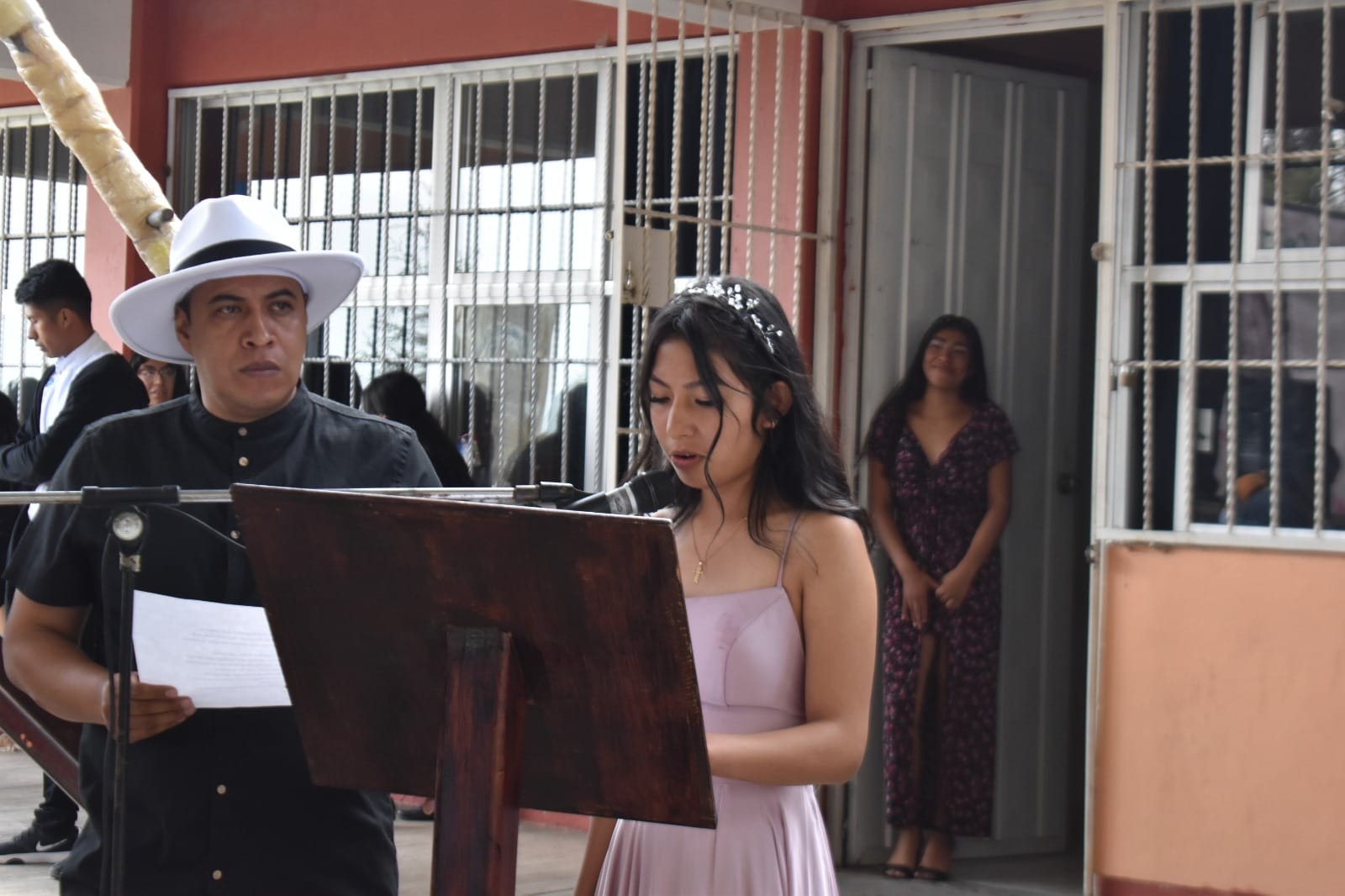 «Estudien y trabajen en beneficio de su municipio»; Marisol Joven