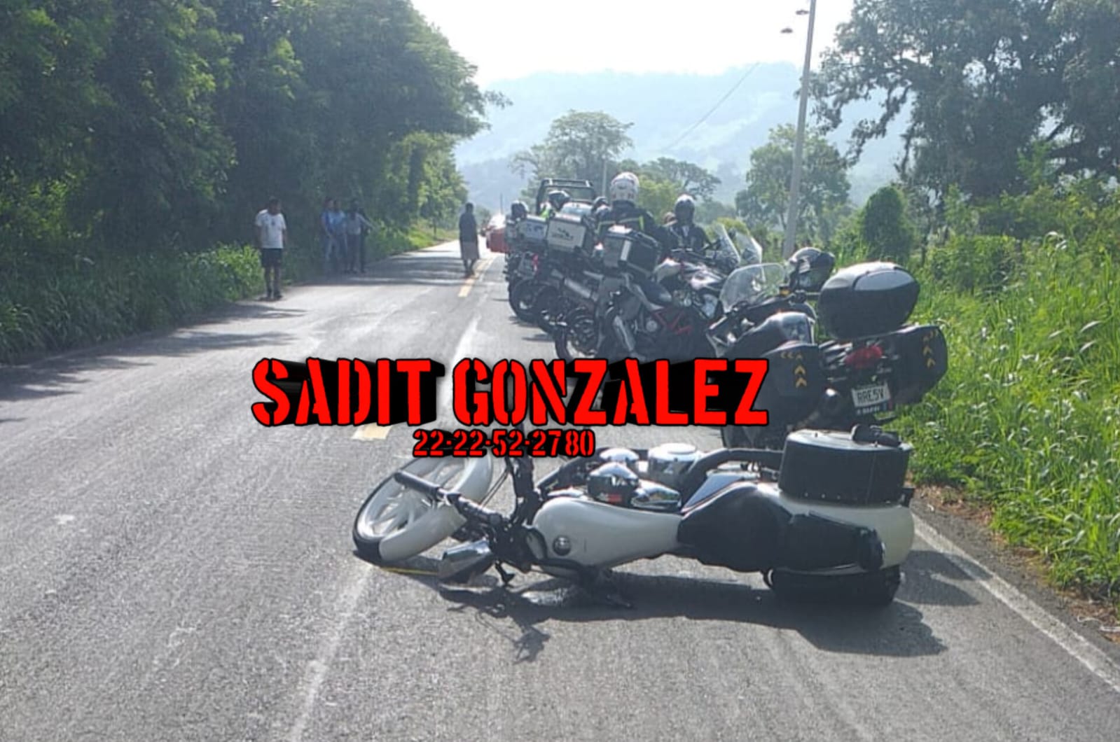 Muere motociclista al impactarse contra otra motocicleta en Jalpan.