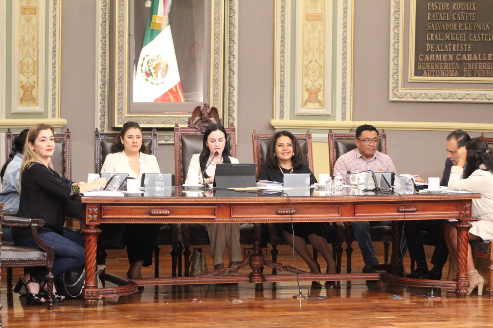 Recibe LXI Legislatura iniciativa para establecer periodo de descanso a mujeres que adopten