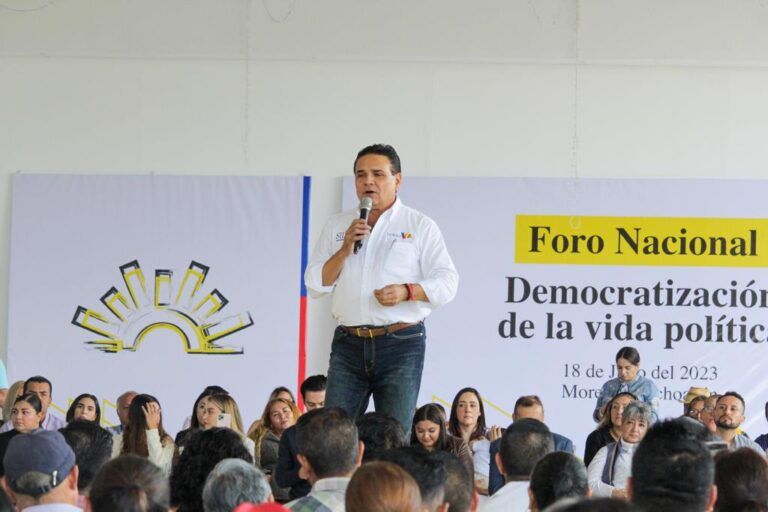 Propone Silvano Aureoles un régimen parlamentario para garantizar la democracia en México