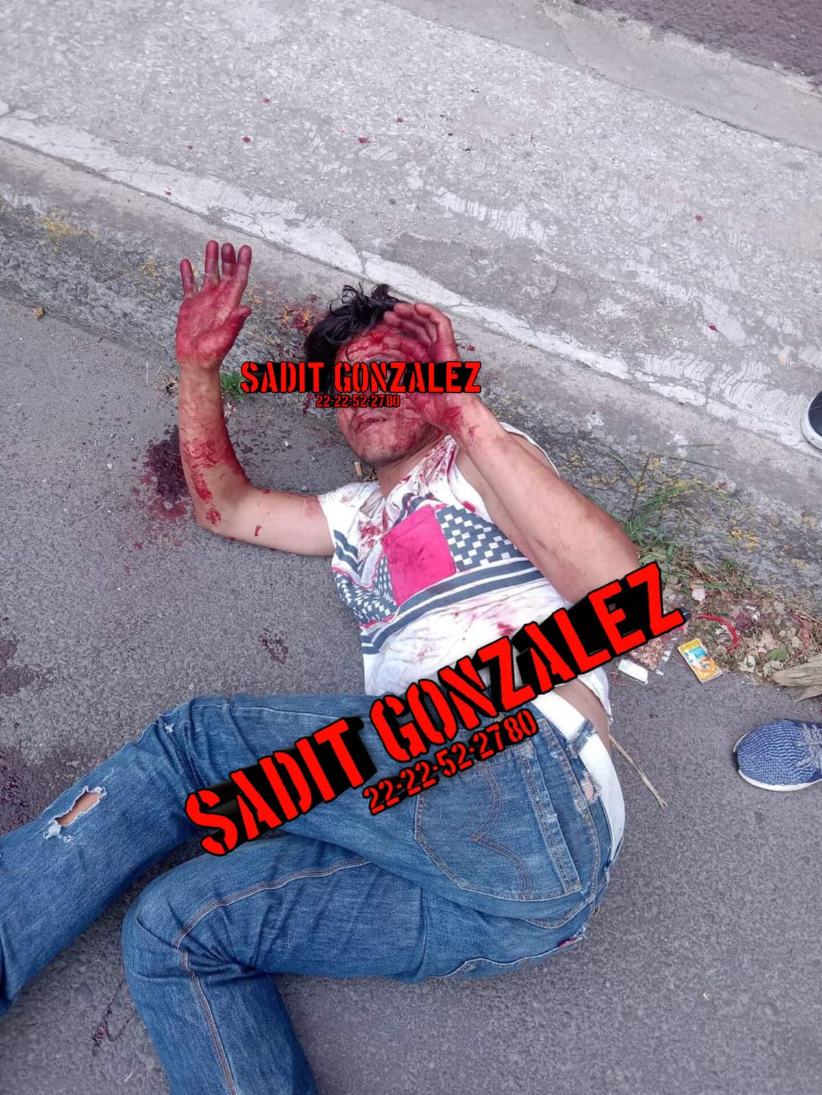 Detienen y golpean a presunto ladrón en Casa Blanca, Amozoc.
