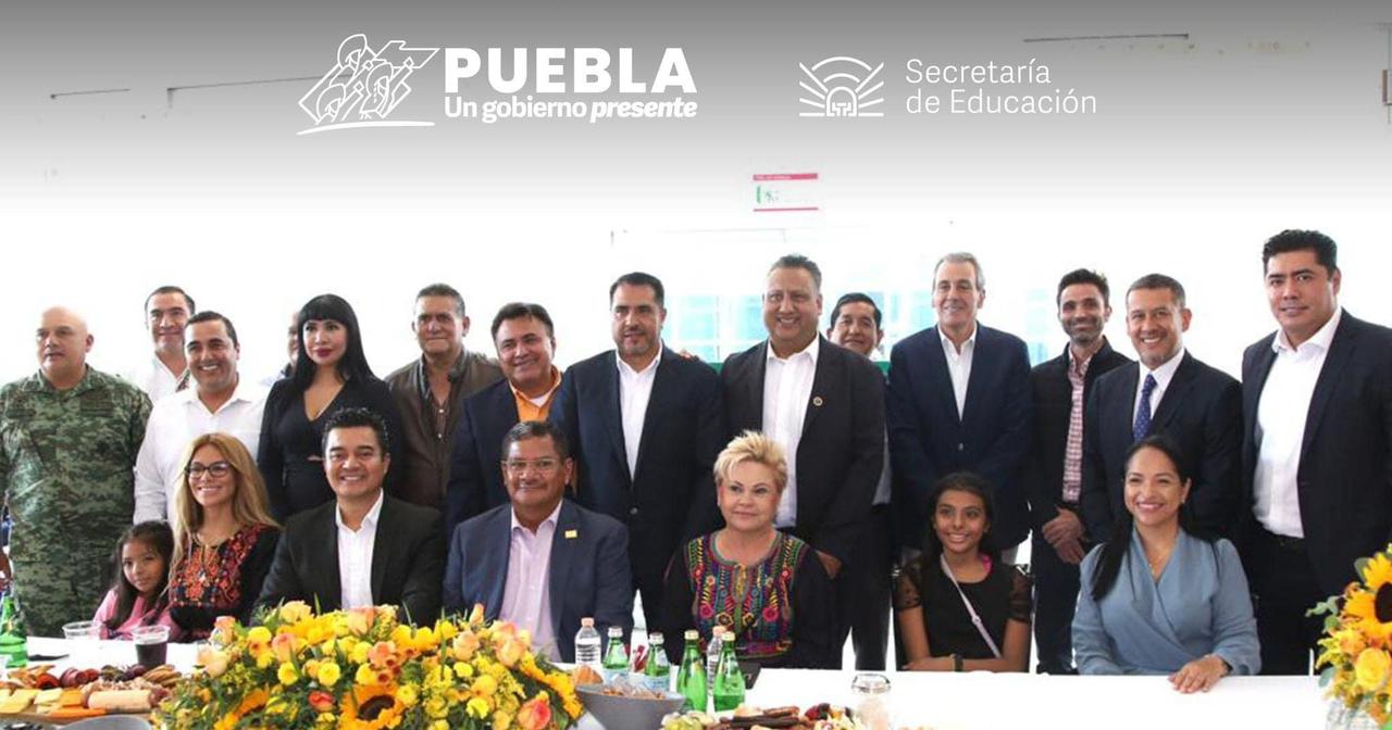 El presidente de la a.c “Juntos por San Andrés Cholula”,Omar Pérez asistió al informe 100 días de trabajo