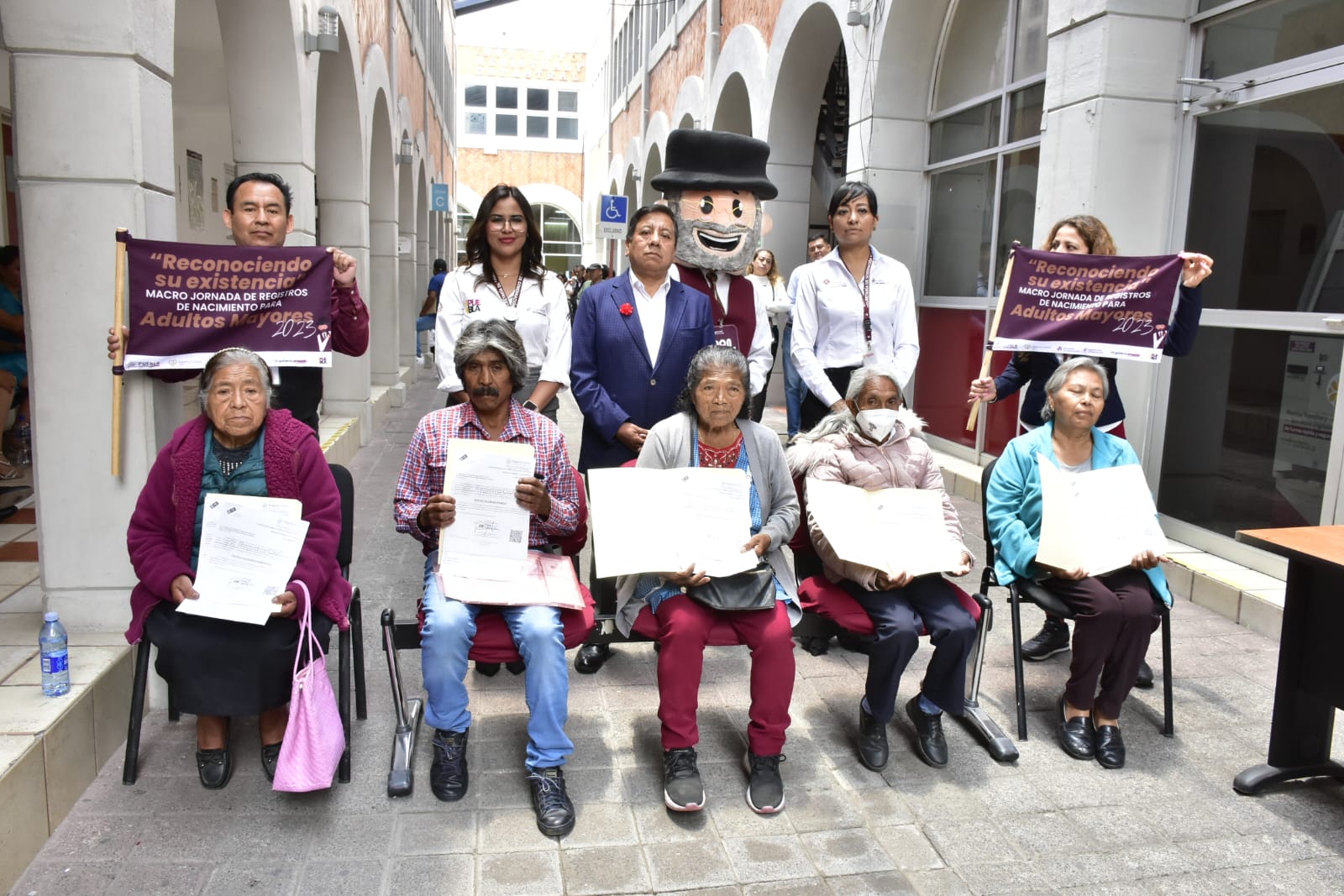 Realiza SEGOB macro Jornada de Registros de Nacimientos para adultos mayores