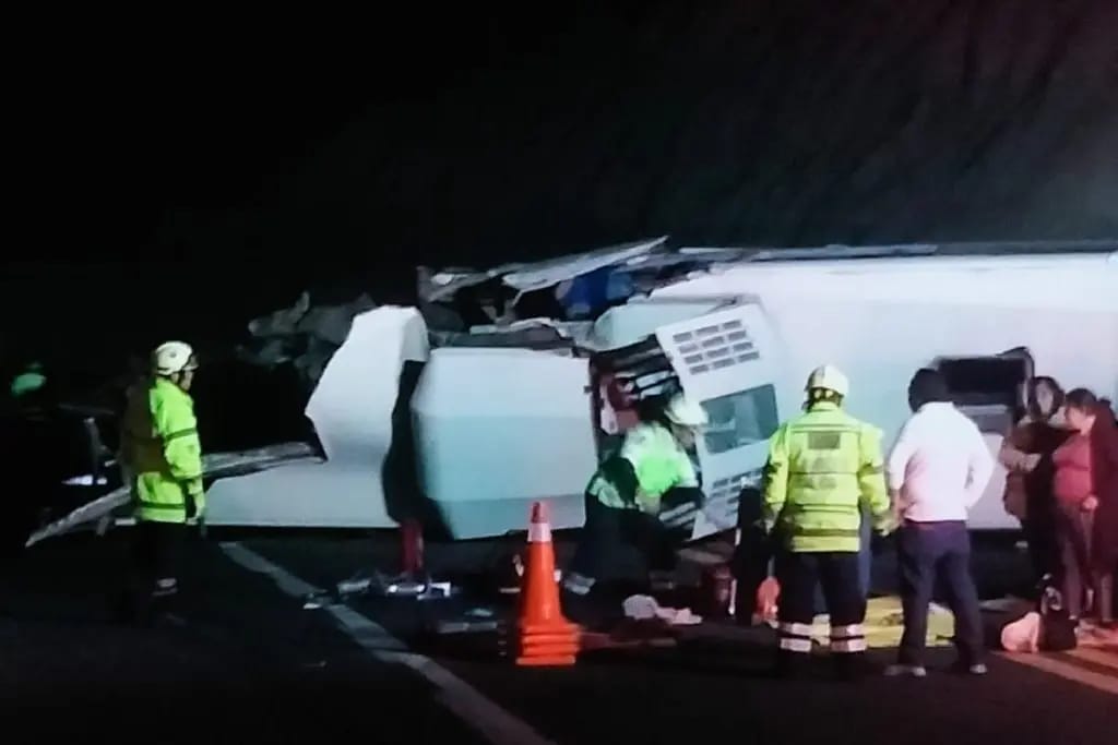 Eran migrantes Venezolanos los fallecidos tras accidente en la Cuacnopalan-Oaxaca.