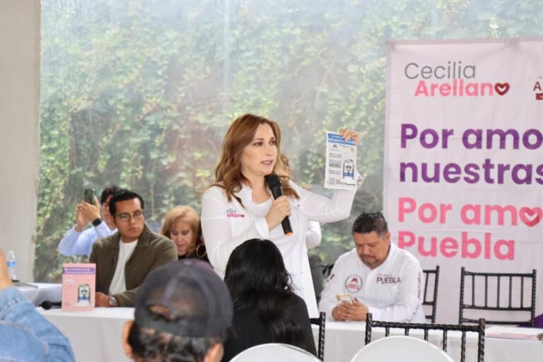 Por amor a Puebla, Ceci Arellano promueve atención focalizada en el cuidado de la salud.