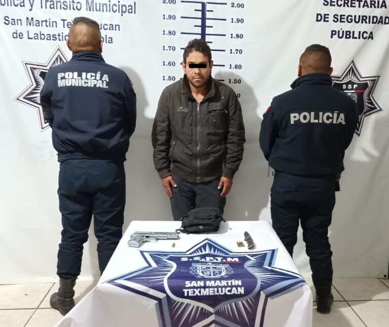 Elementos de la SSP en Texmelucan detuvieron a masculino  con presunta arma de fuego y una arma blanca.