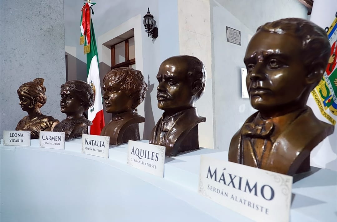 Conmemora gobierno de Puebla aniversarios luctuosos de 