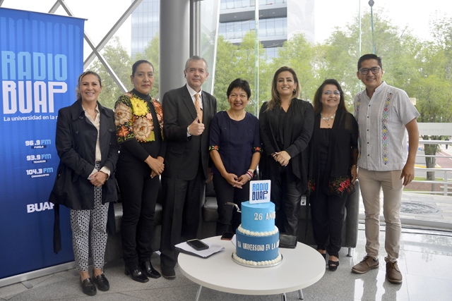 Celebra Radio BUAP su cumpleaños número 26