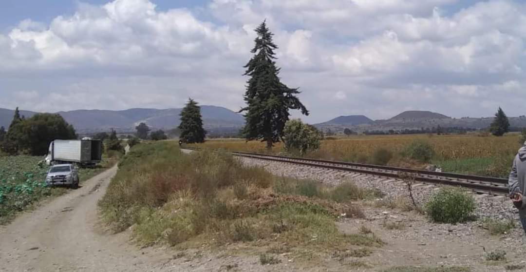 Migrante cae de «la bestia» y resulta severamente lesionado en Chalchicomula de Sesma.