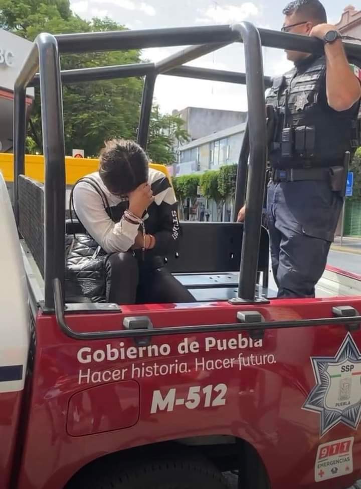 Detienen a fardera de coppel en Tehuacán, una logró escapar.