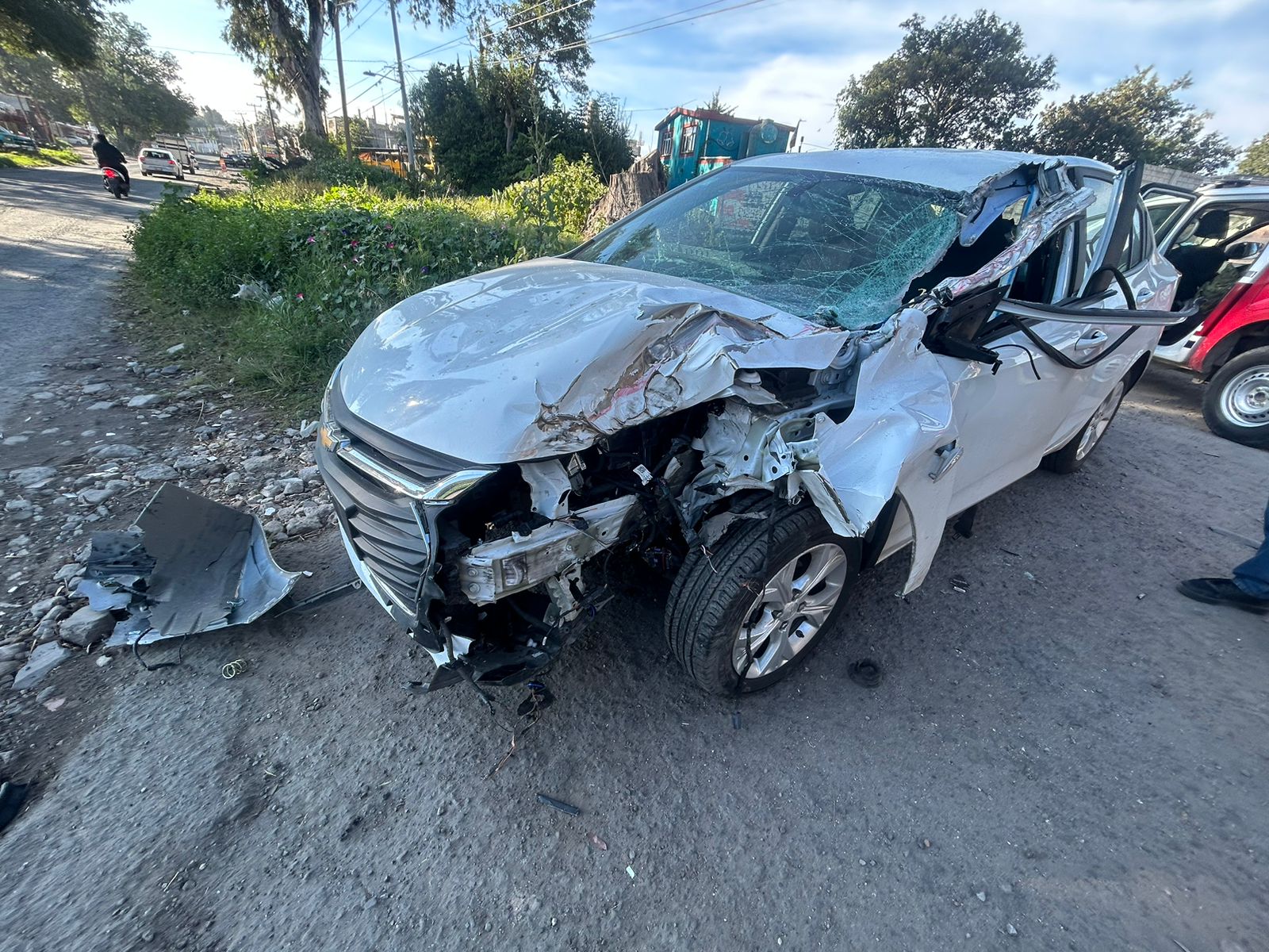 La policía municipal de Texmelucan localiza vehículo abandonado tras  haber  tenido un percance automovilístico