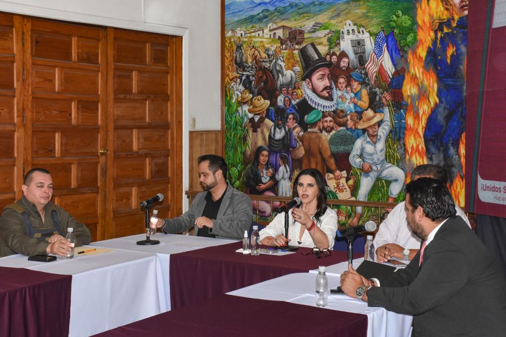 Layón presenta el procedimiento de contraloría municipal ante quejas y denuncias