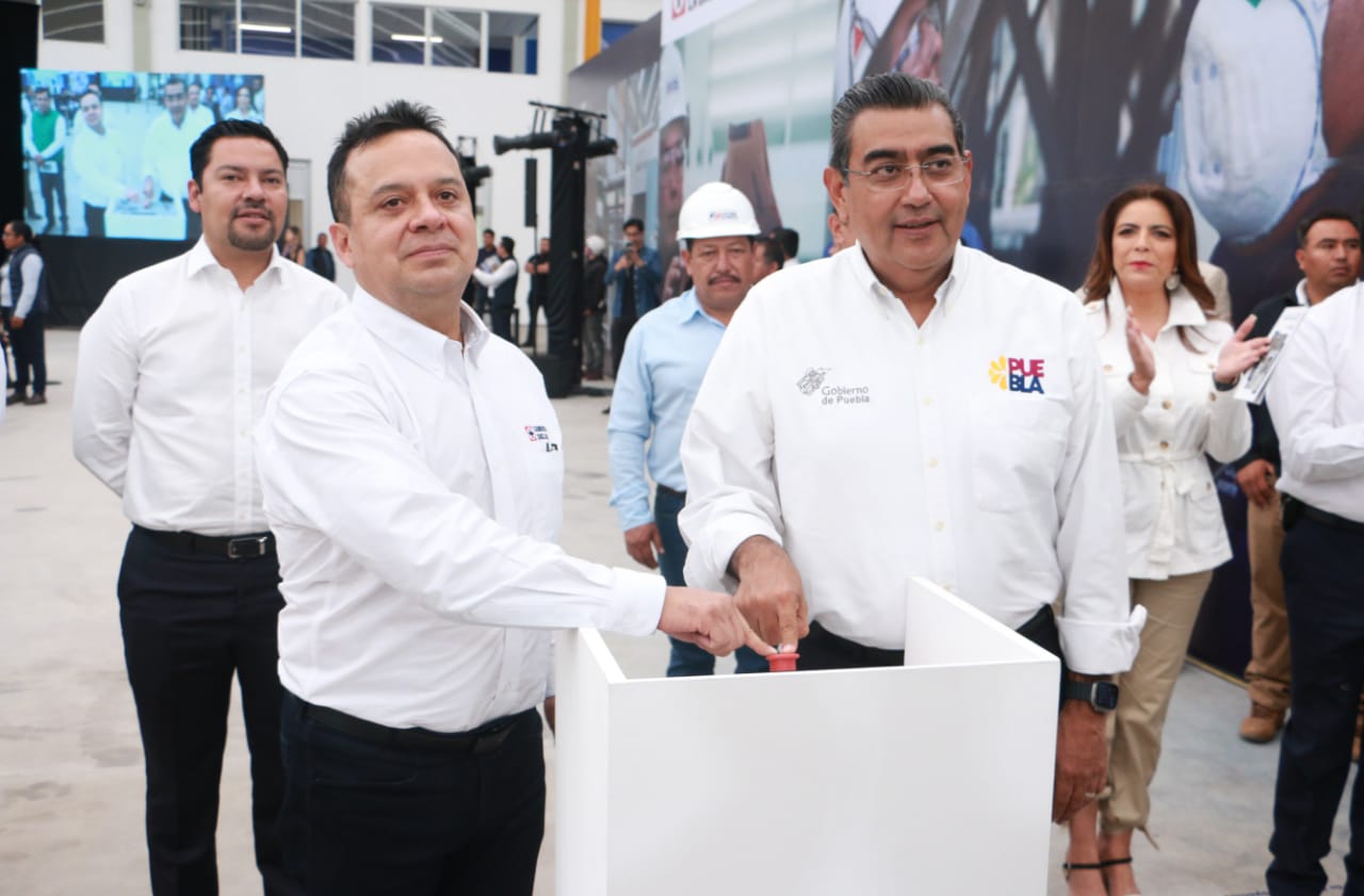 Preside Sergio Salomón inauguración de la fábrica de sacos de la empresa CYCNA de Oriente