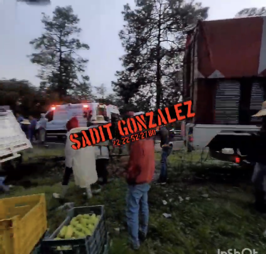 Queda prensado al volcar con su camioneta que llevaba tunas en el Ocotal