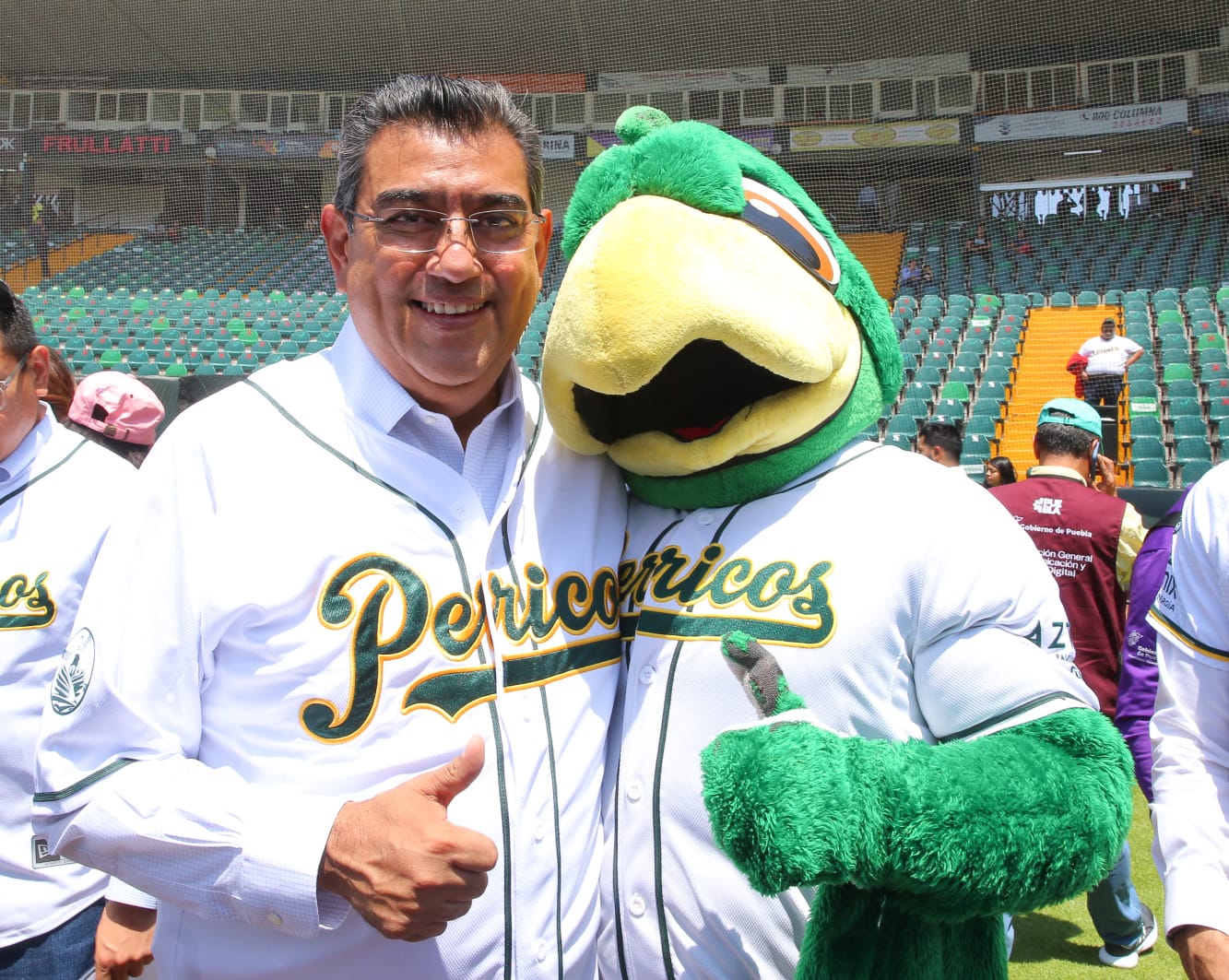 Encabeza Sergio Salomón entrega de concesión por 15 años del Parque de Béisbol Hermanos Serdán