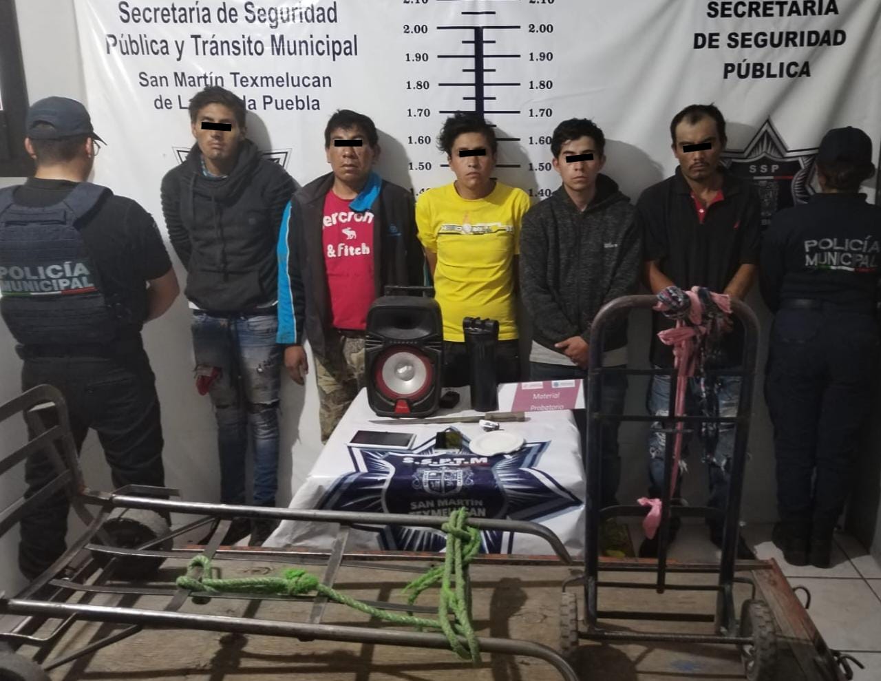 Policía municipal de Texmelucan detuvo a 5 sujetos por robo y daño en propiedad ajena