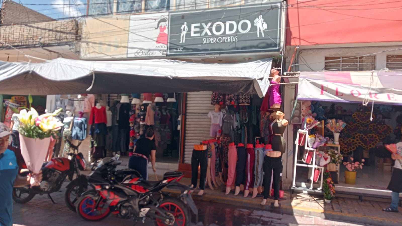 Sexoservidora le roba dinero y su celular a un cliente en Tehuacán.