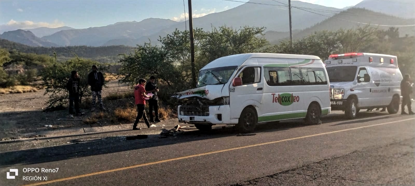 Choque entre combi de transporte público deja varios lesionados en la Tehuacán-Teotitlán.