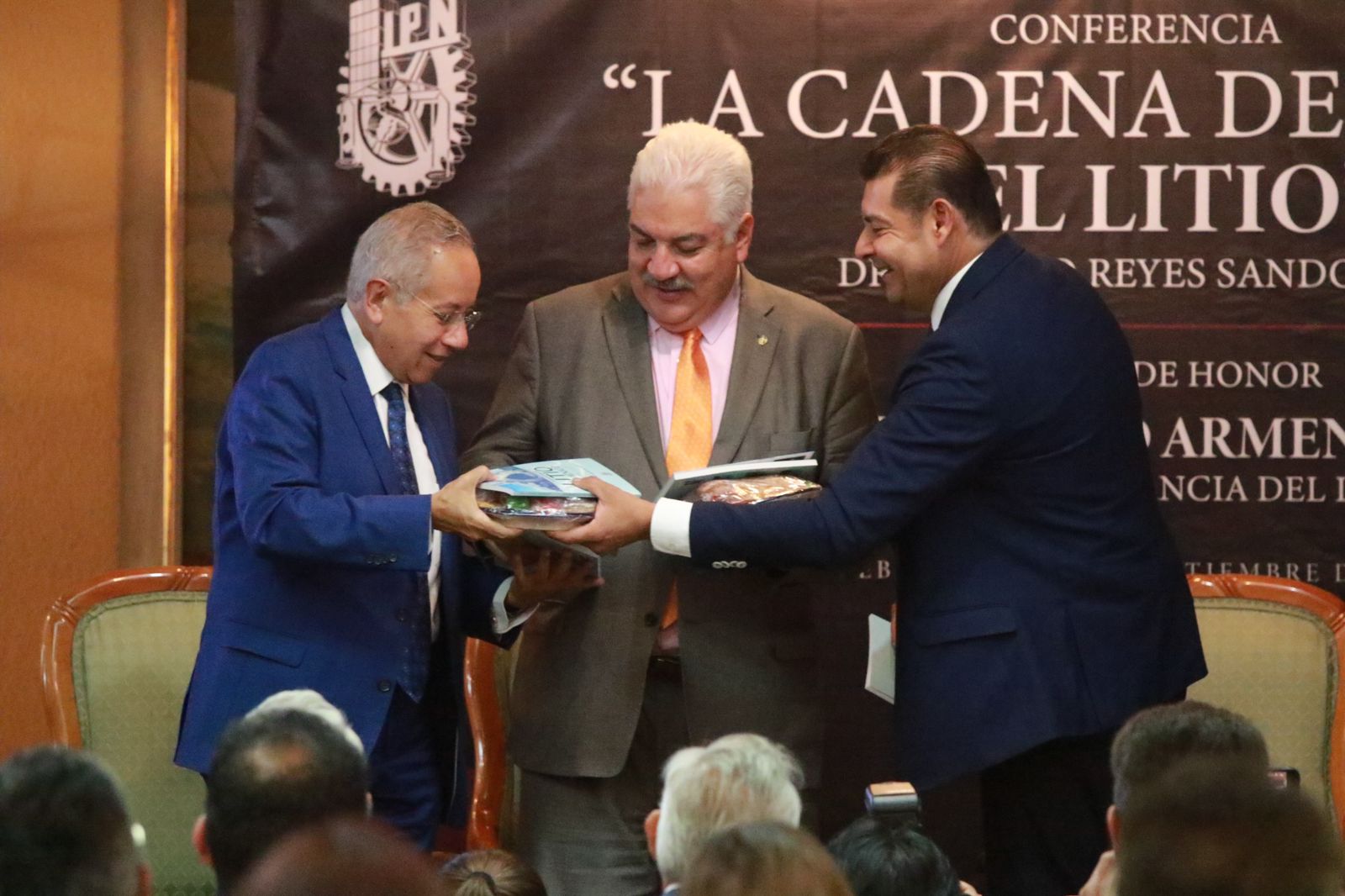 La soberanía energética, logró de López Obrador: Armenta