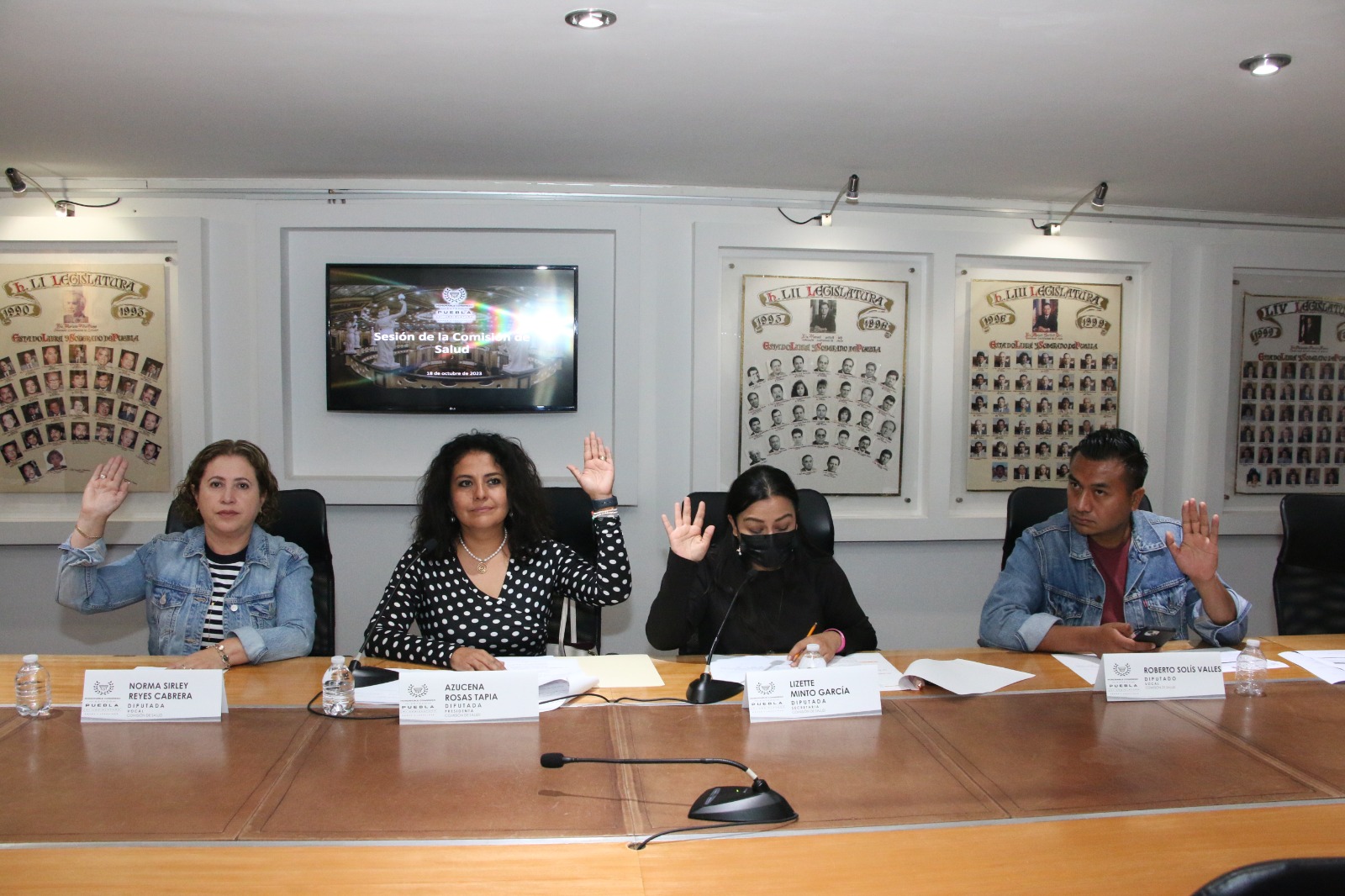 Avala Comisión del Congreso dictamen para que los Servicios de Salud del Estado cuenten con Unidades Administrativas