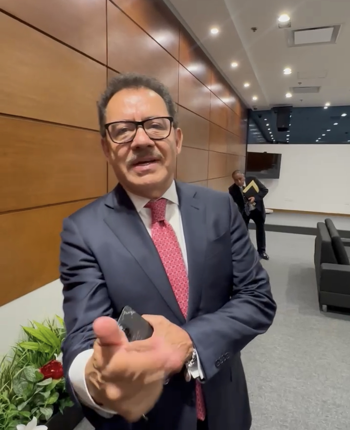 Alistan en San Lázaro discusión sobre jornada  laboral; parlamentos abiertos inician el próximo lunes, adelantó Ignacio Mier