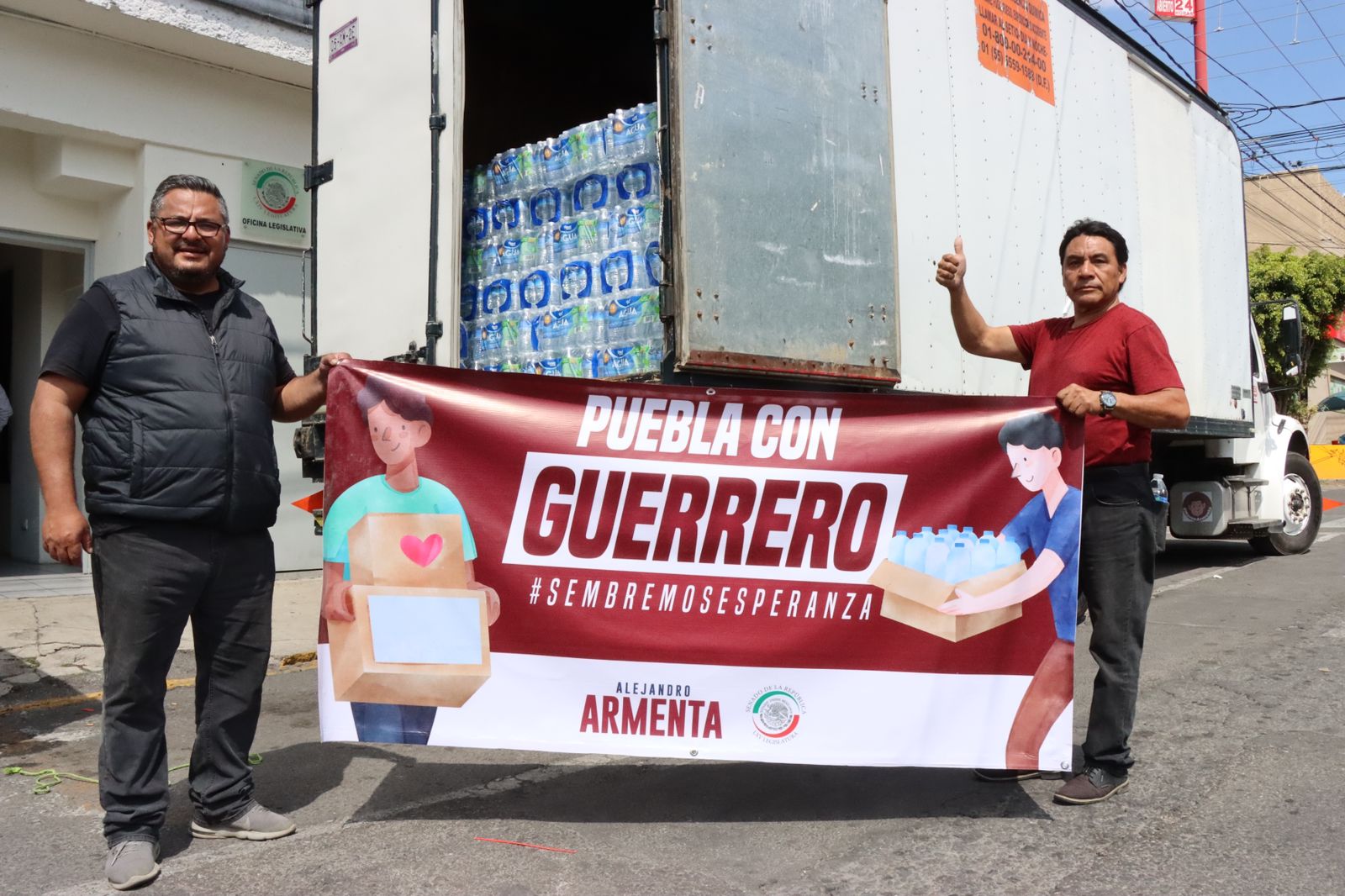 Con la ayuda de los poblanos Armenta logra 25 toneladas de ayuda para Guerrero
