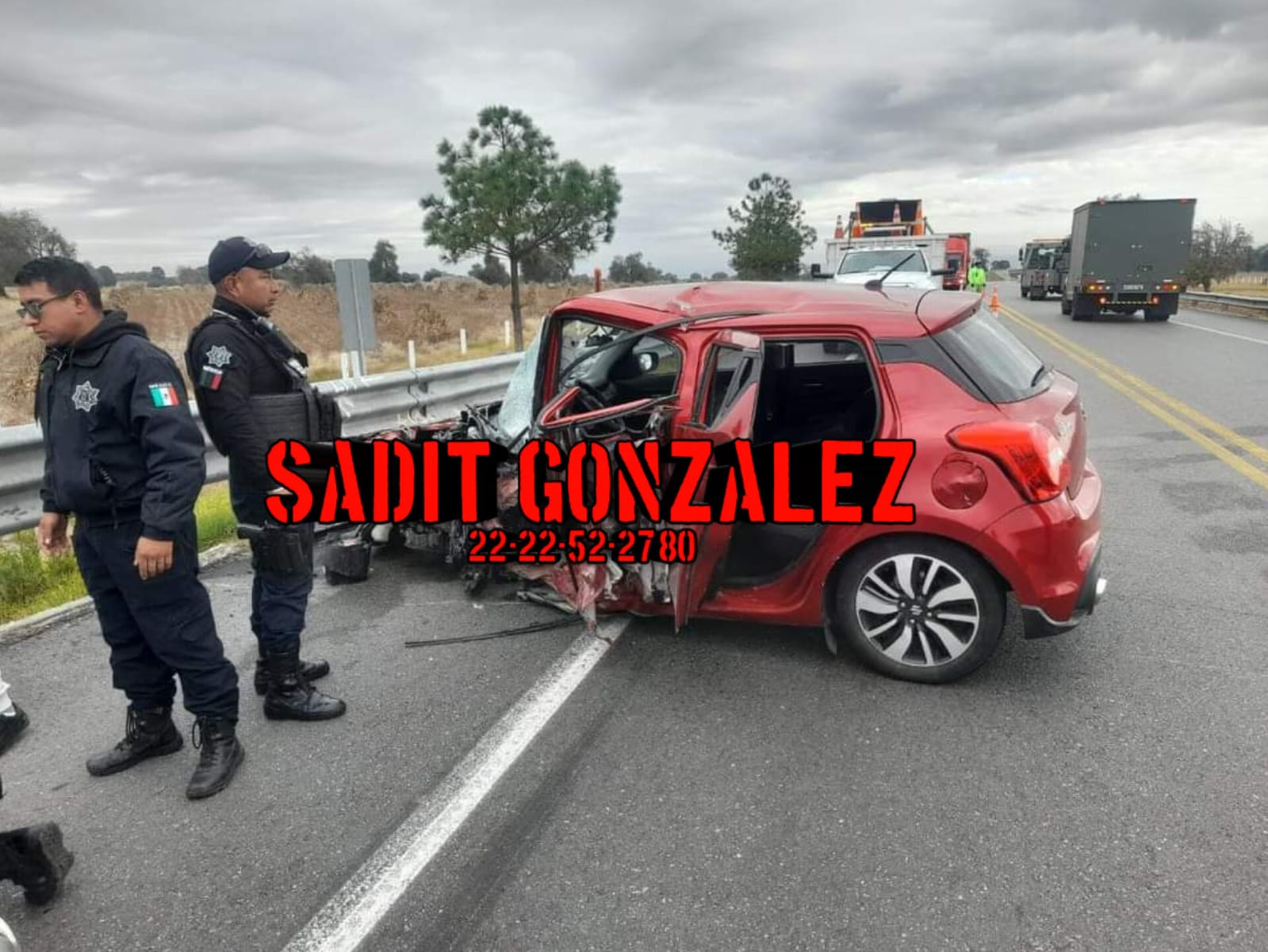 Choque frontal deja 4 personas prensadas sobre la Amozoc-Perote.