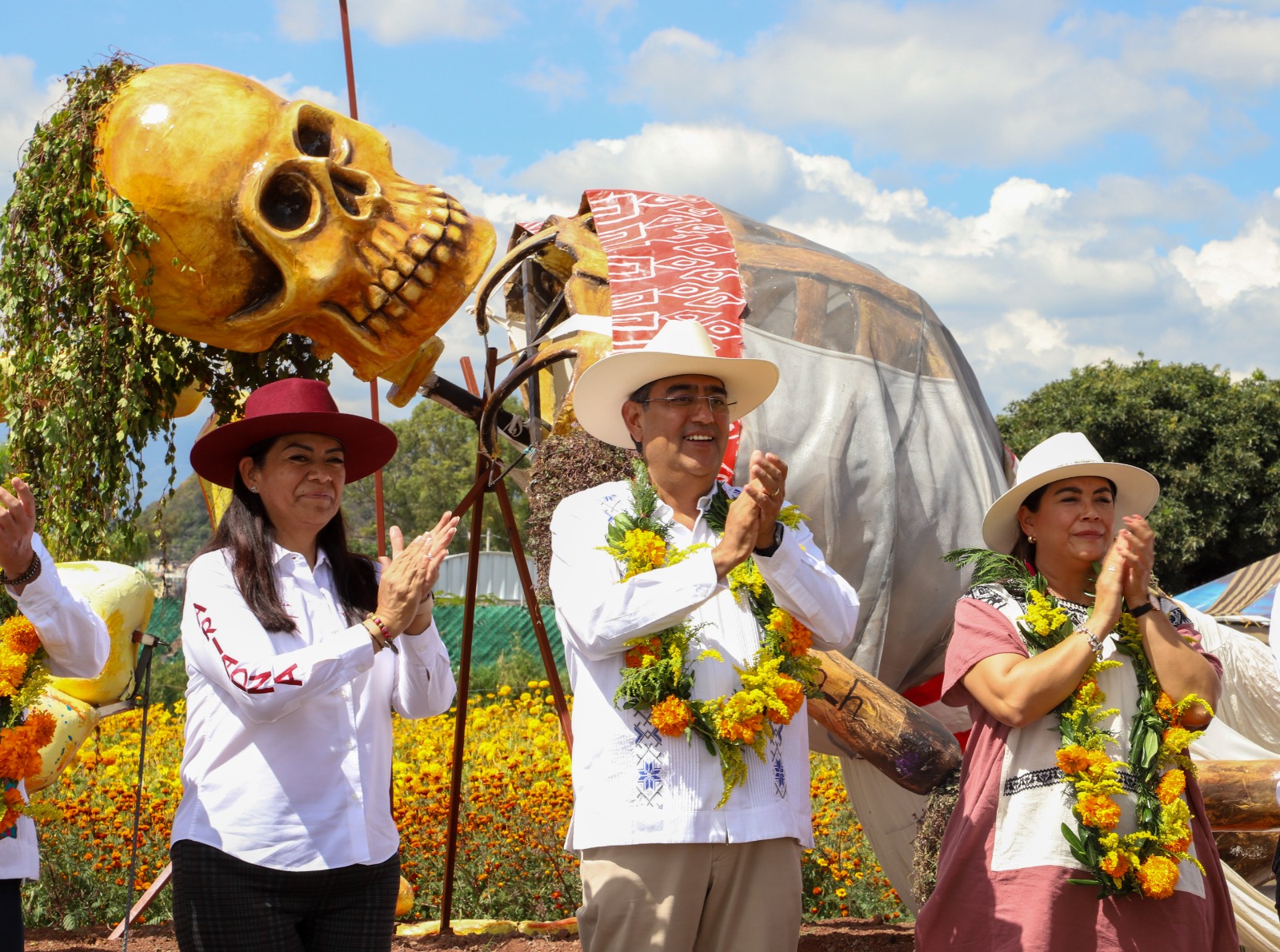 Con recorrido en el “Valle de catrinas”, Sergio Salomón  mantiene costumbres y tradiciones  de Puebla