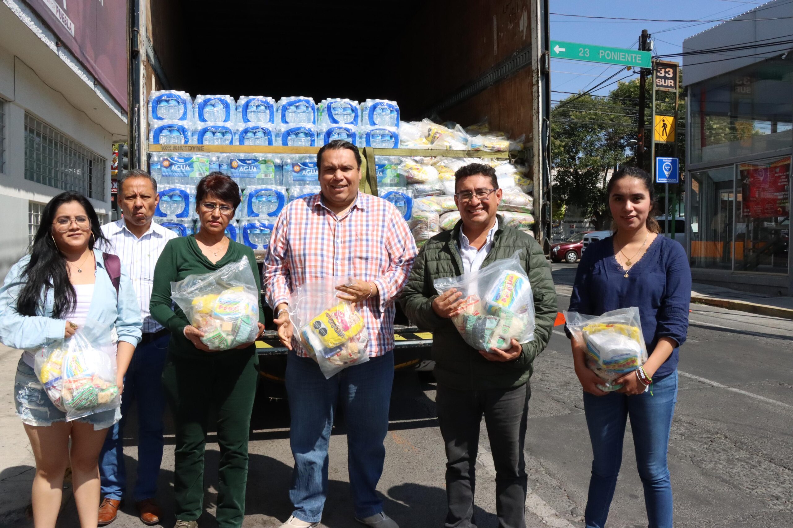 Sale con rumbo a Acapulco el cuarto camión con apoyo humanitario, desde la casa de gestión del senador Alejandro Armenta