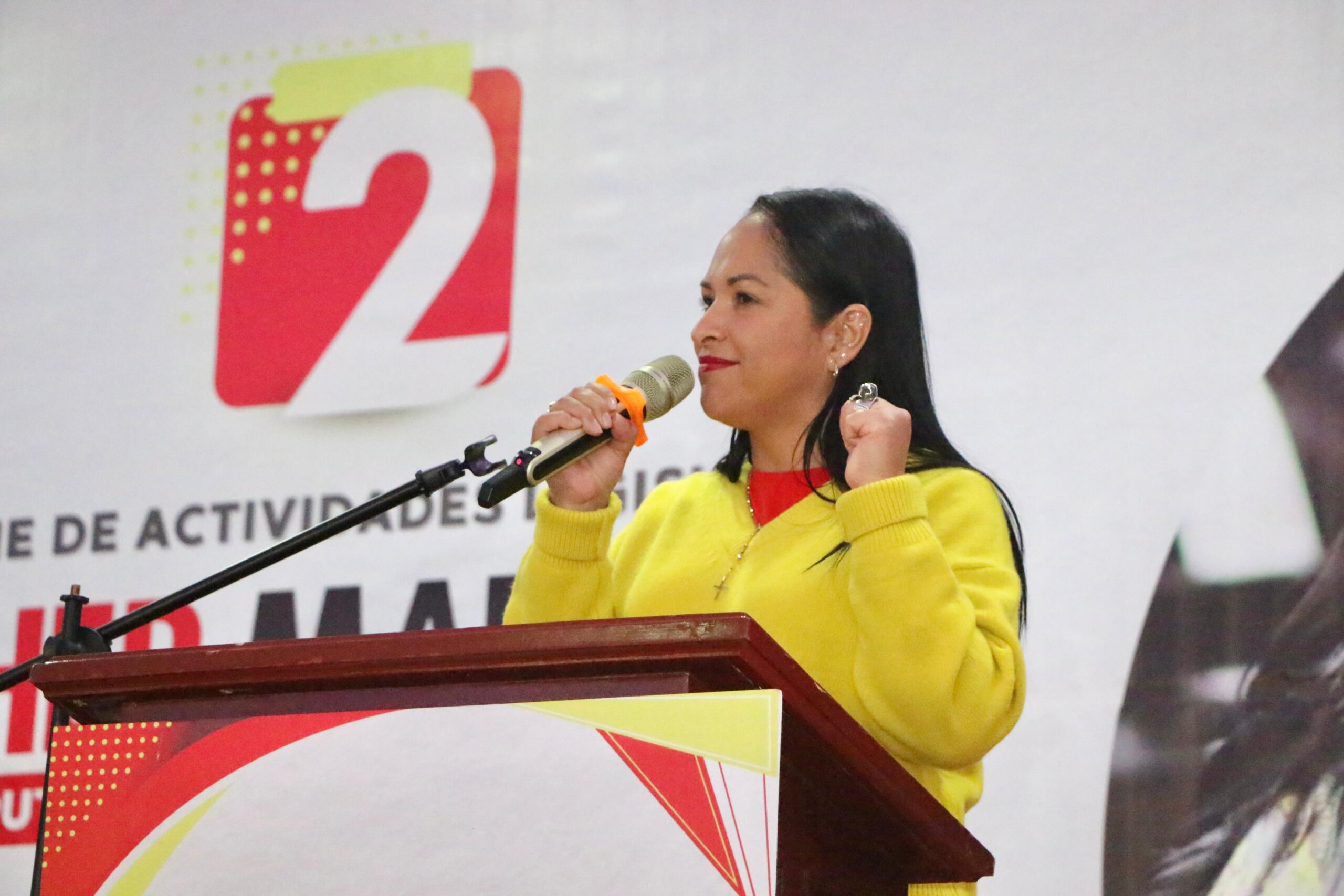 Asiste Liz Sánchez al Segundo Informe de Actividades Legislativas de Esther Martínez