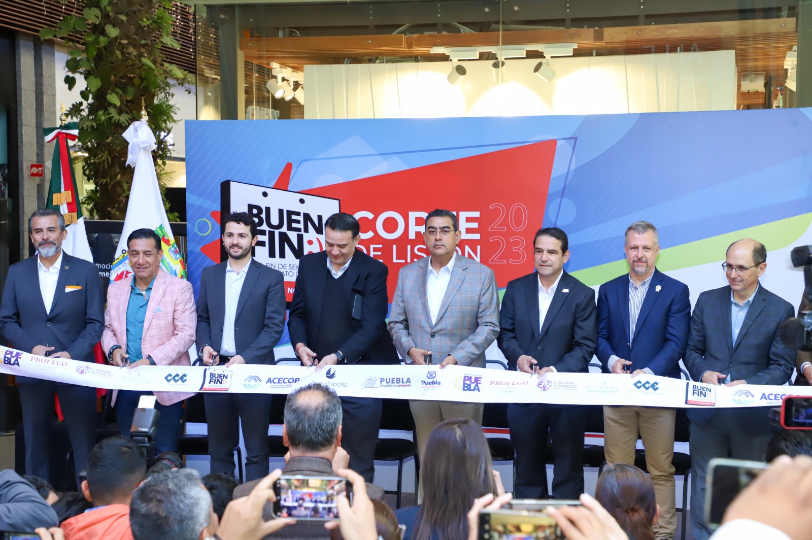 Inaugura Sergio Salomón “El Buen Fin 2023” llama a cerrar filas por seguridad