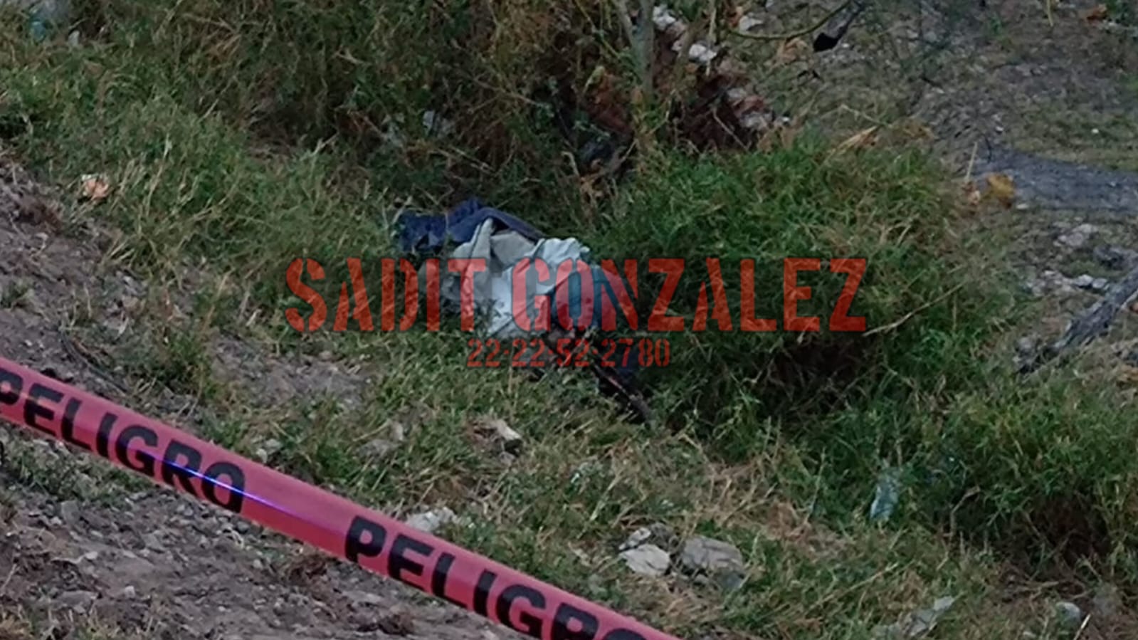 Localizan cadáver de una mujer encobijada en Izúcar de Matamoros.