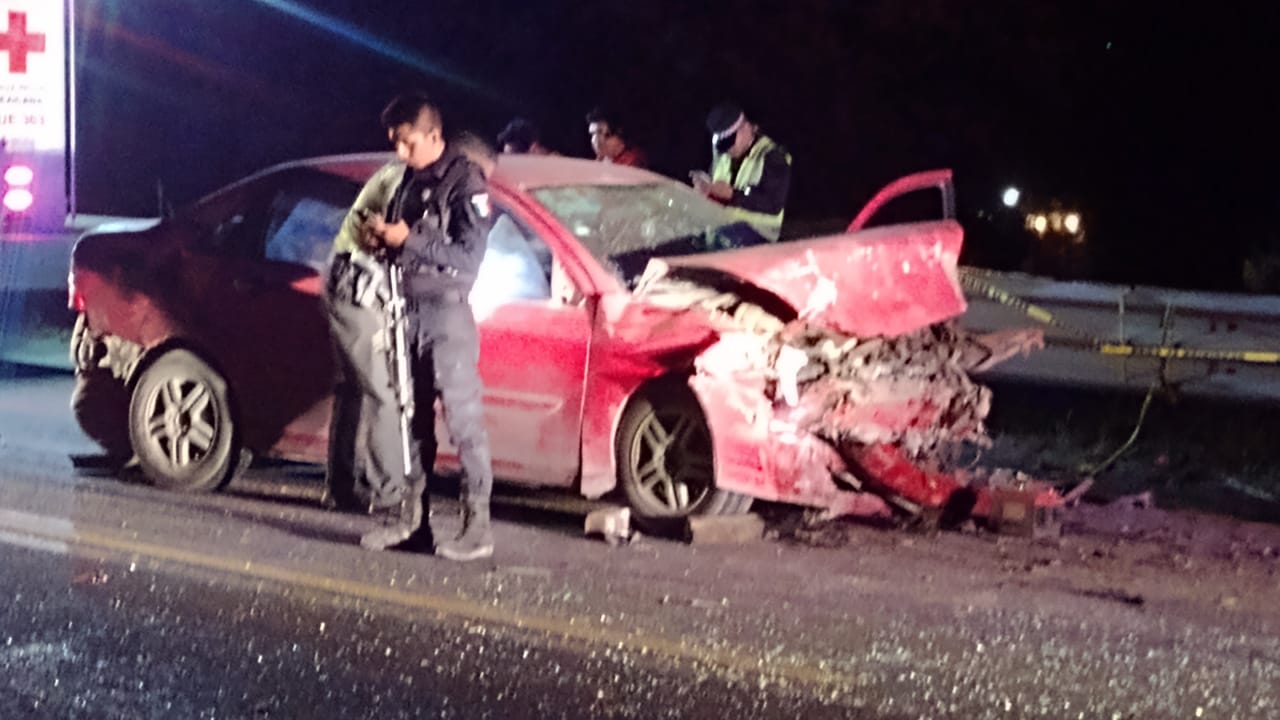 Fatal accidente deja dos mujeres y un hombre muerto en la Tehuacán Orizaba.
