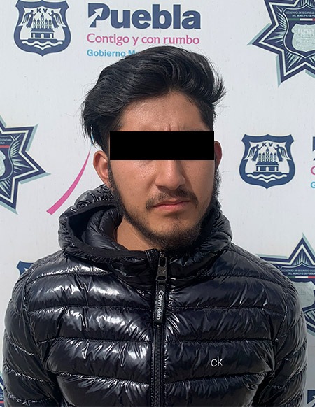 Unidad canina de la SSC de Puebla aseguró alrededor de tres kilogramos de posible droga.