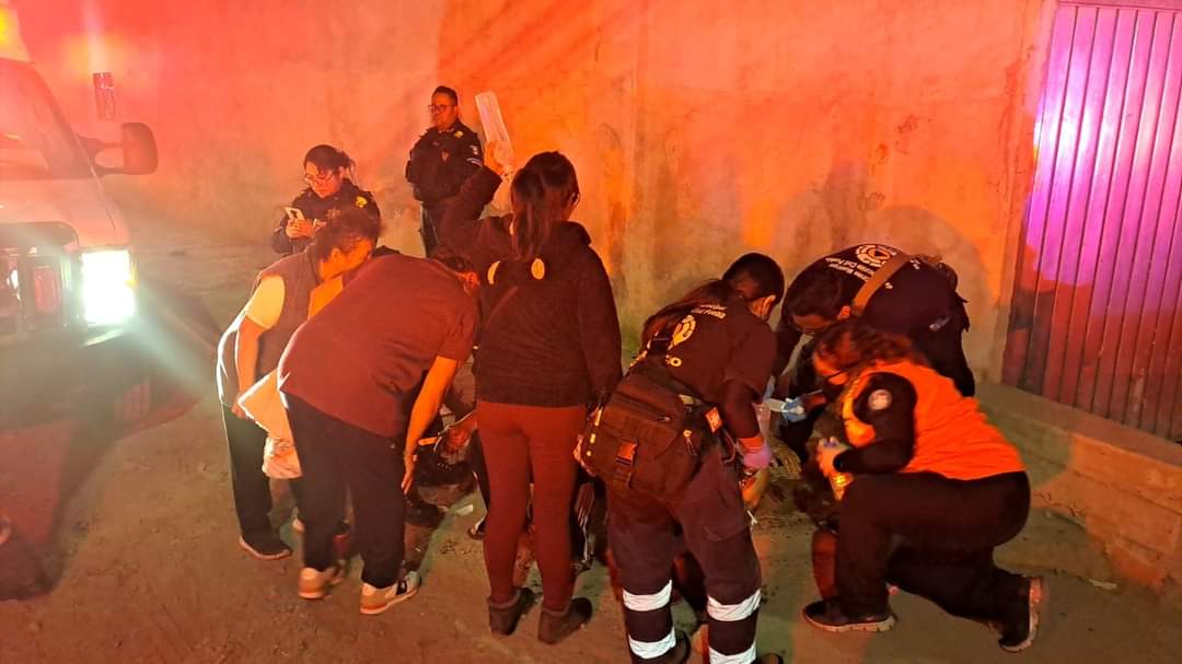 Seis lesionados por quemaduras dejó como saldo la explosión de un tanque de gas de un transporte público estacionado dentro de una vivienda en la colonia Bosques de Santa Anita.