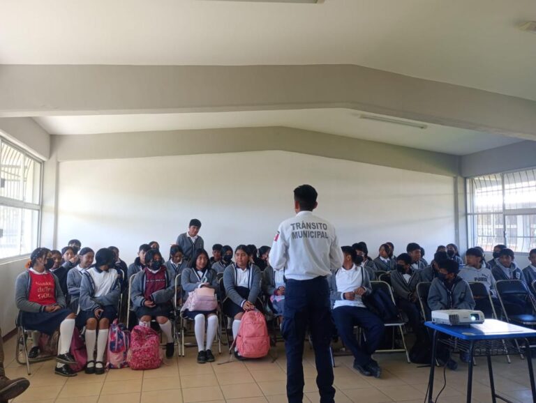 Imparte tránsito municipal de Ocoyucan taller sobre cultura vial a jóvenes
