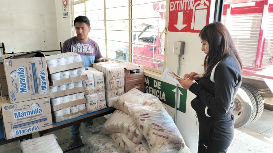 Entrega DIF Ocoyucan despensa a desayunador escolar
