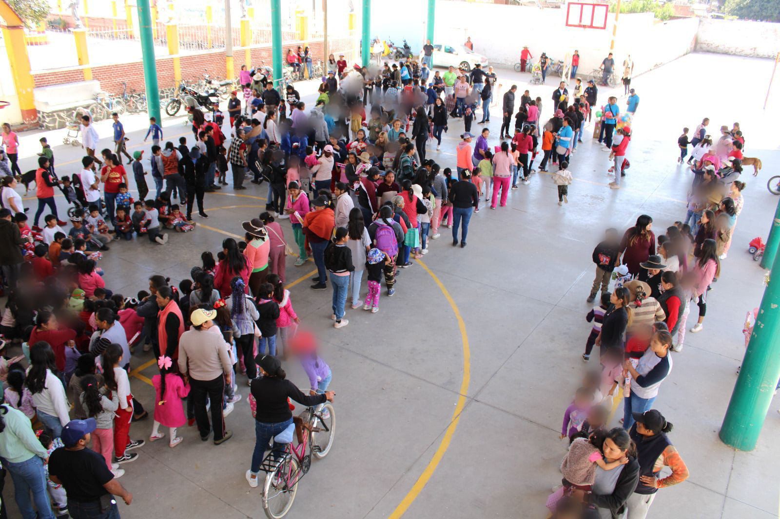 La magia de los Reyes llega a Cholula: DIF municipal entrega juguetes en las 13 juntas auxiliares